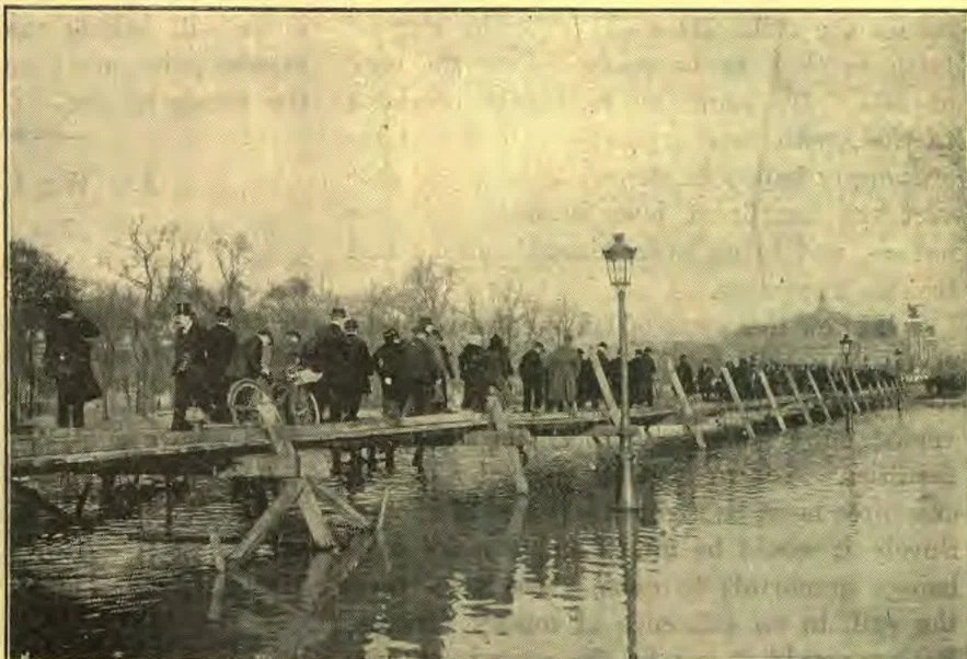Parisian Venice — Crossing the Esplanade des Invalides