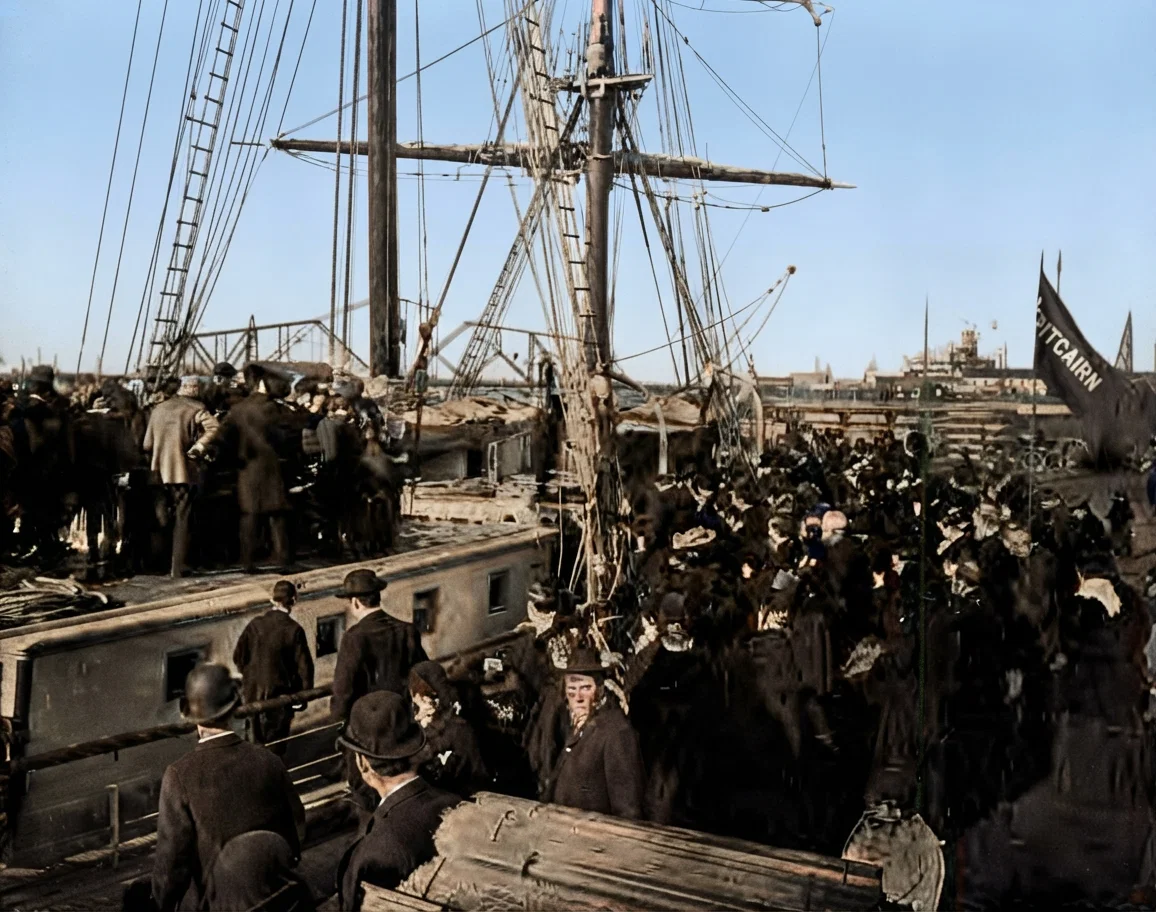FAREWELL SERVICE ON THE PITCAIRN JUST BEFORE SHE LEFT THE WHARF.